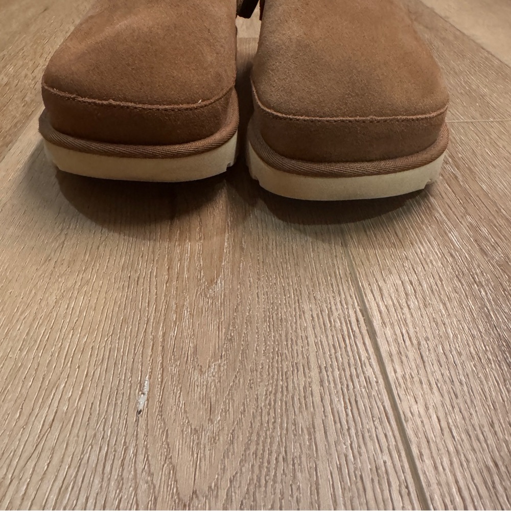 *like new* UGG Goldenstar Clog Chestnut 8.5 - Picture 6 of 6